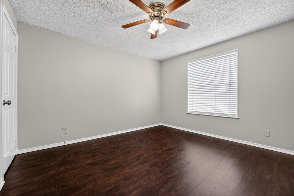 20600 Bonanza St - Photo 6