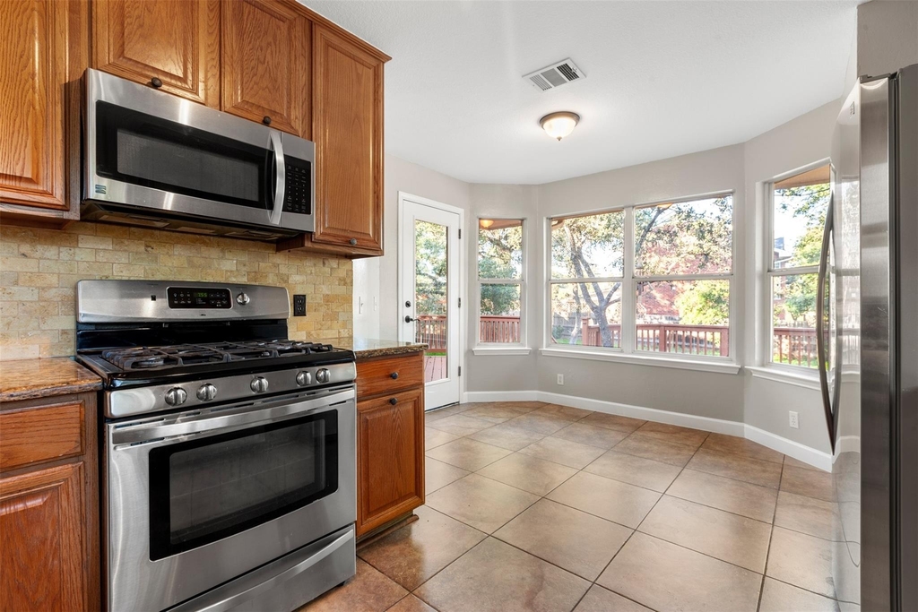 6802 Auckland Ct - Photo 11