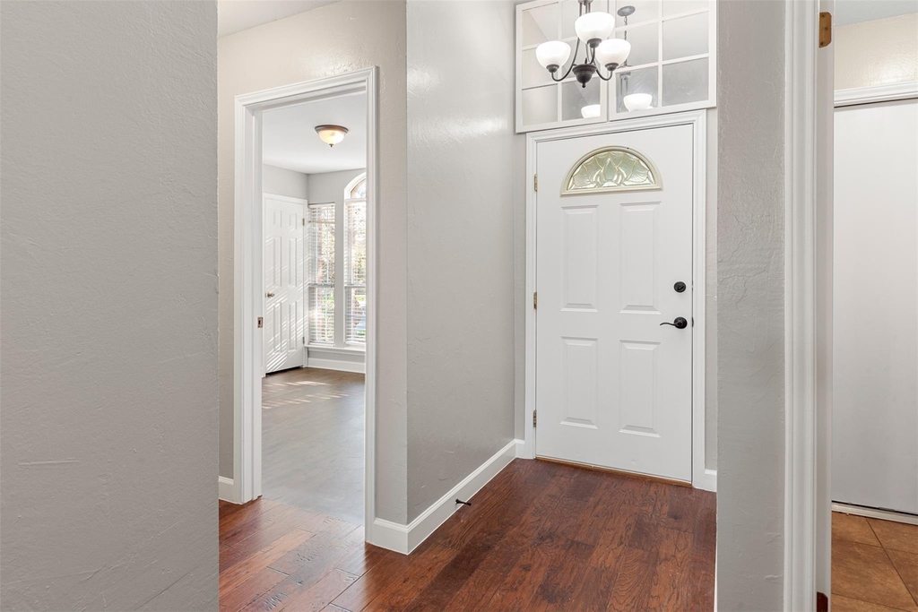 6802 Auckland Ct - Photo 3