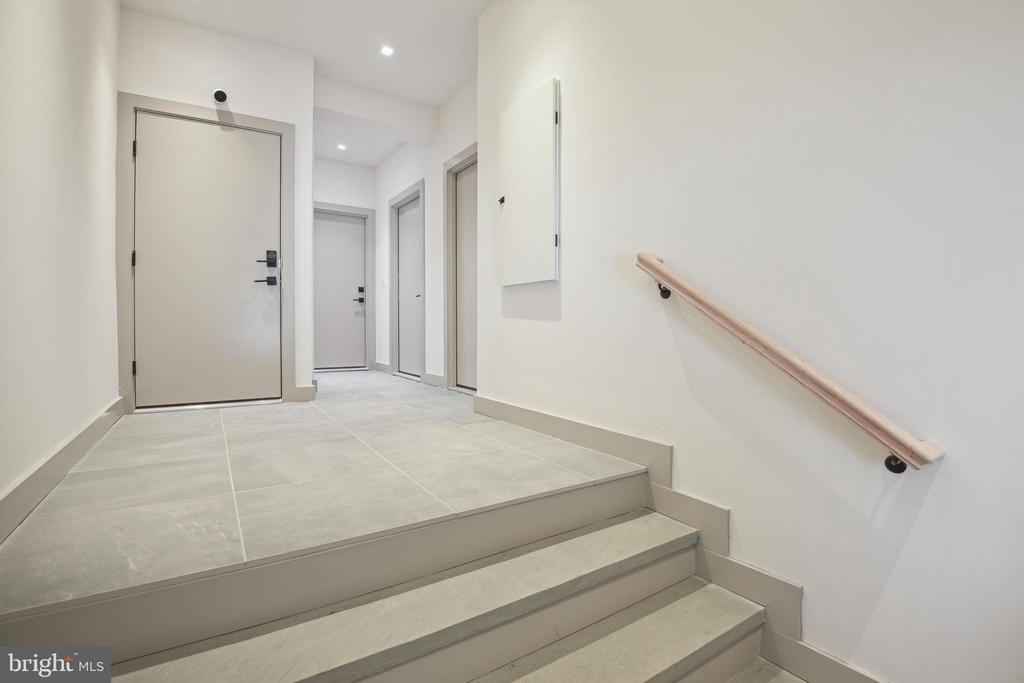 1329 Connecticut Avenue Nw - Photo 2