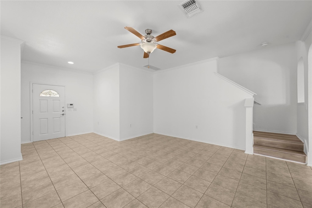 10909 Helms Deep Dr - Photo 3