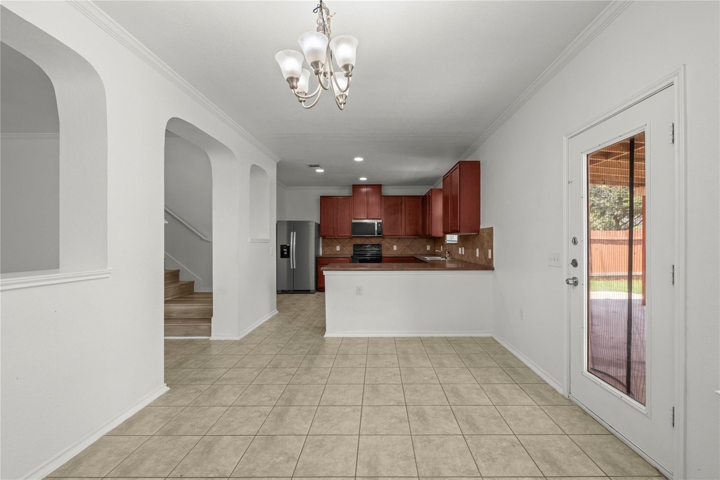 10909 Helms Deep Dr - Photo 7