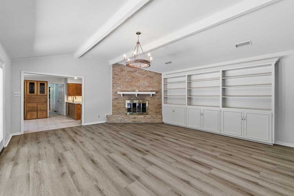 2802 Pecos St - Photo 2