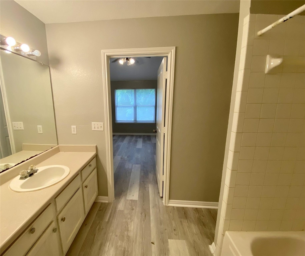 5710 Lark Creek Dr - Photo 9