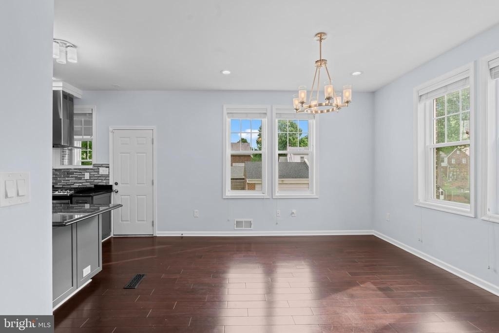 3418 Pennsylvania Avenue Se - Photo 9
