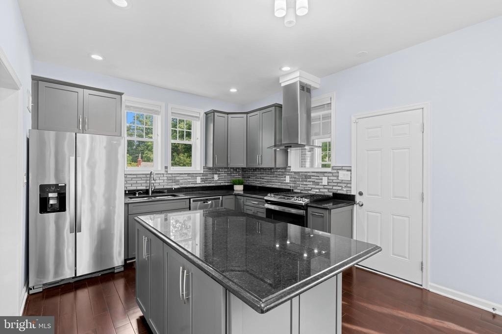 3418 Pennsylvania Avenue Se - Photo 5