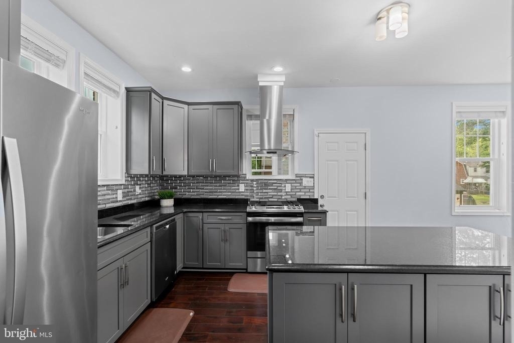 3418 Pennsylvania Avenue Se - Photo 1