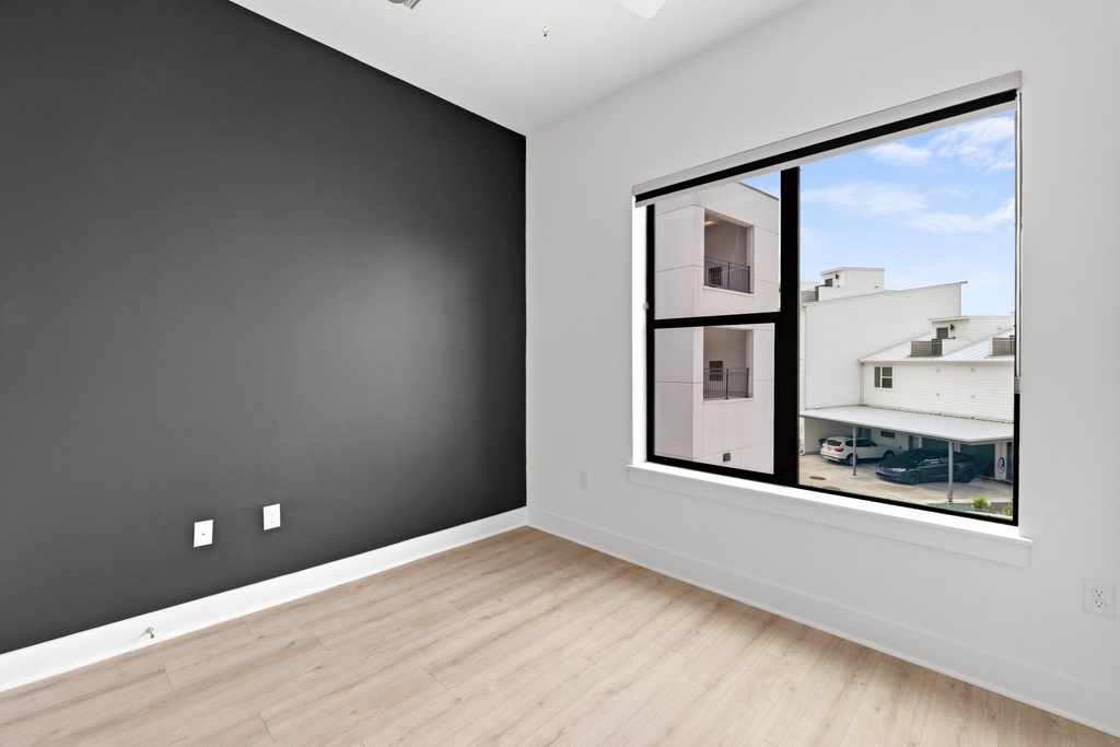 3900 Berkman Dr - Photo 9