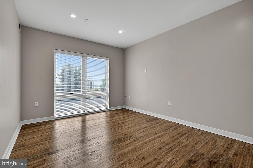 1516 Marion Barry Avenue Se - Photo 12