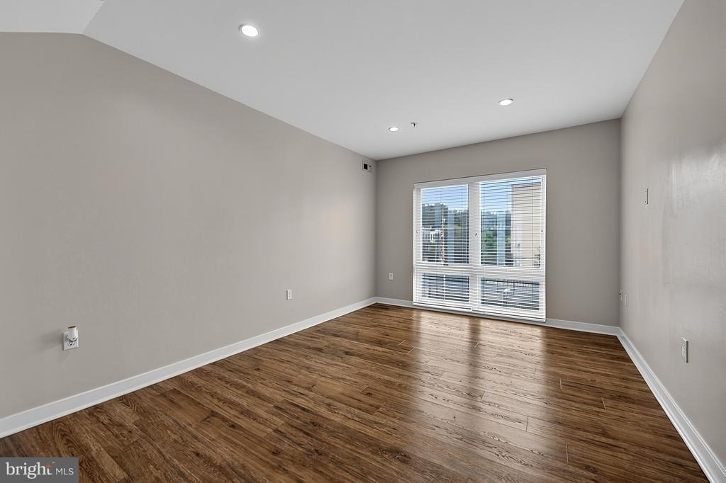 1516 Marion Barry Avenue Se - Photo 14