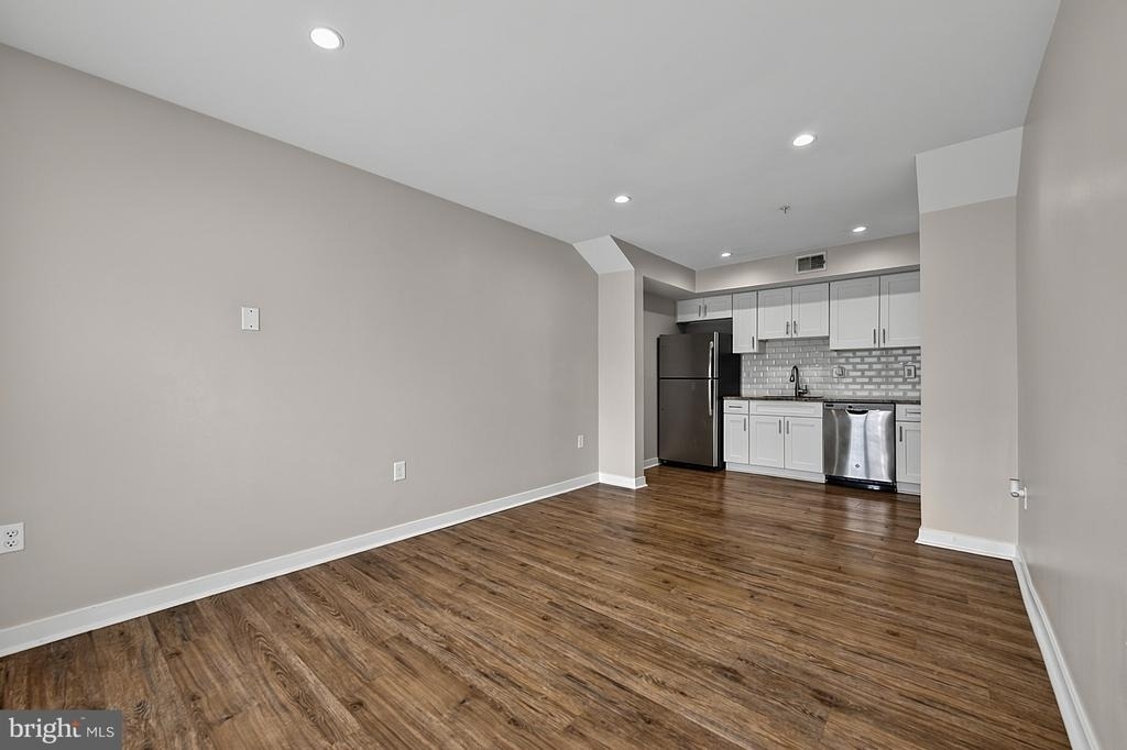 1516 Marion Barry Avenue Se - Photo 10