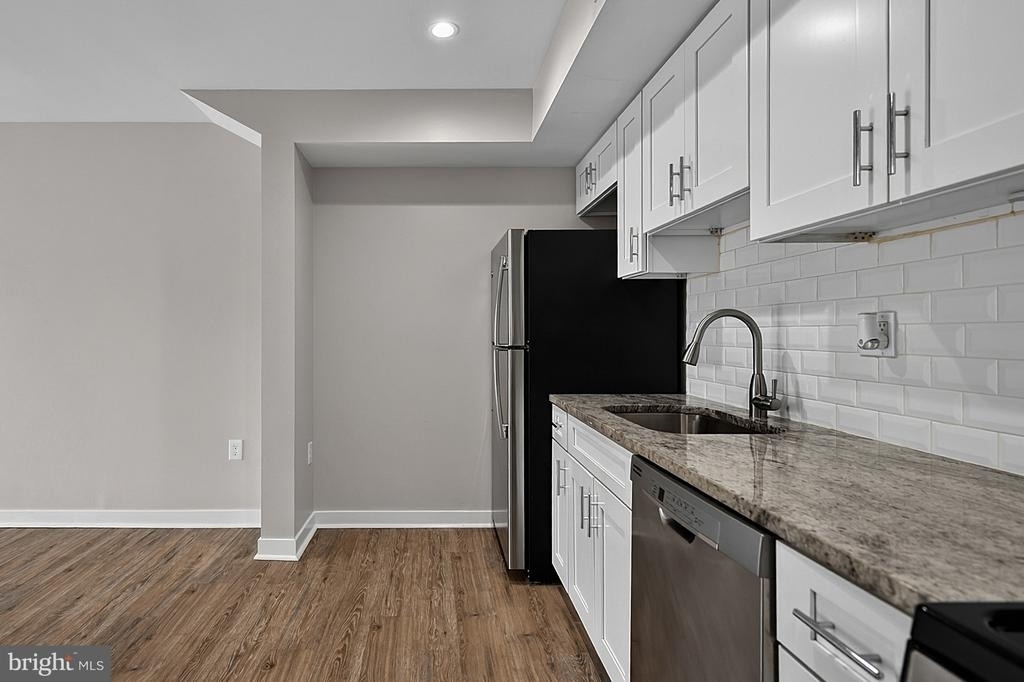 1516 Marion Barry Avenue Se - Photo 8