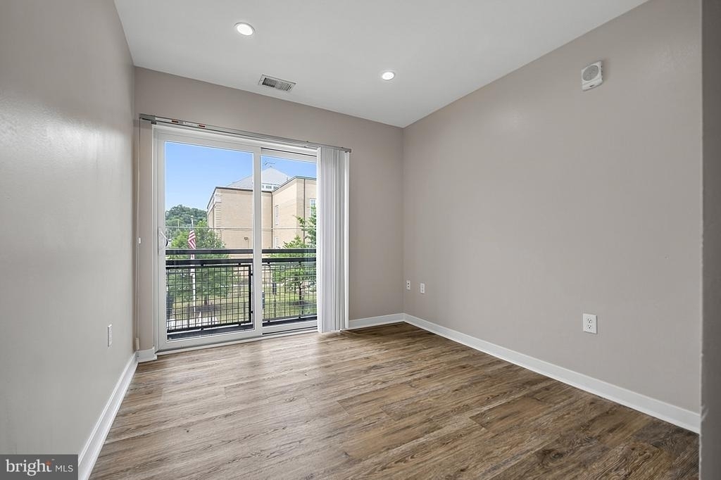1516 Marion Barry Avenue Se - Photo 18