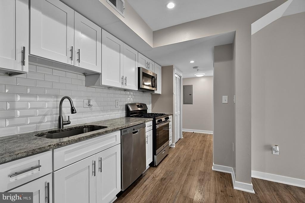1516 Marion Barry Avenue Se - Photo 9