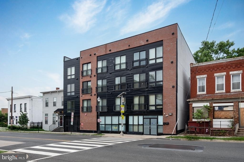 1516 Marion Barry Avenue Se - Photo 2