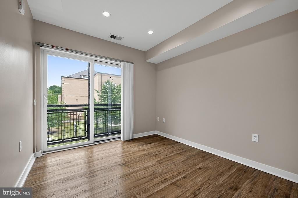 1516 Marion Barry Avenue Se - Photo 15