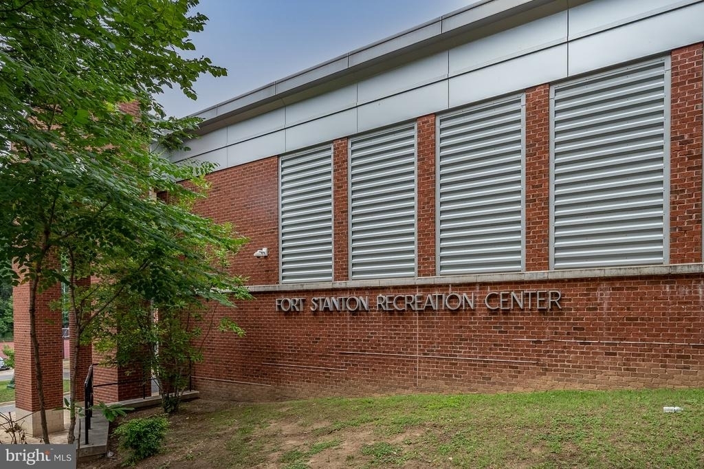 1516 Marion Barry Avenue Se - Photo 35