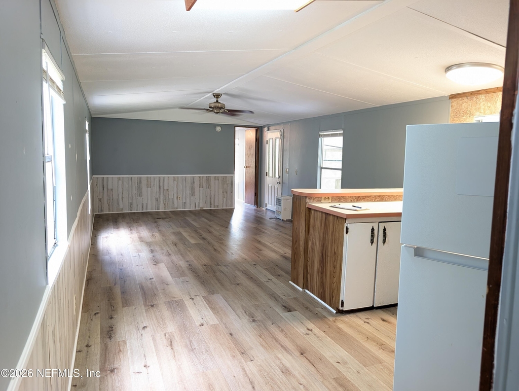 220 Guy Avenue - Photo 4