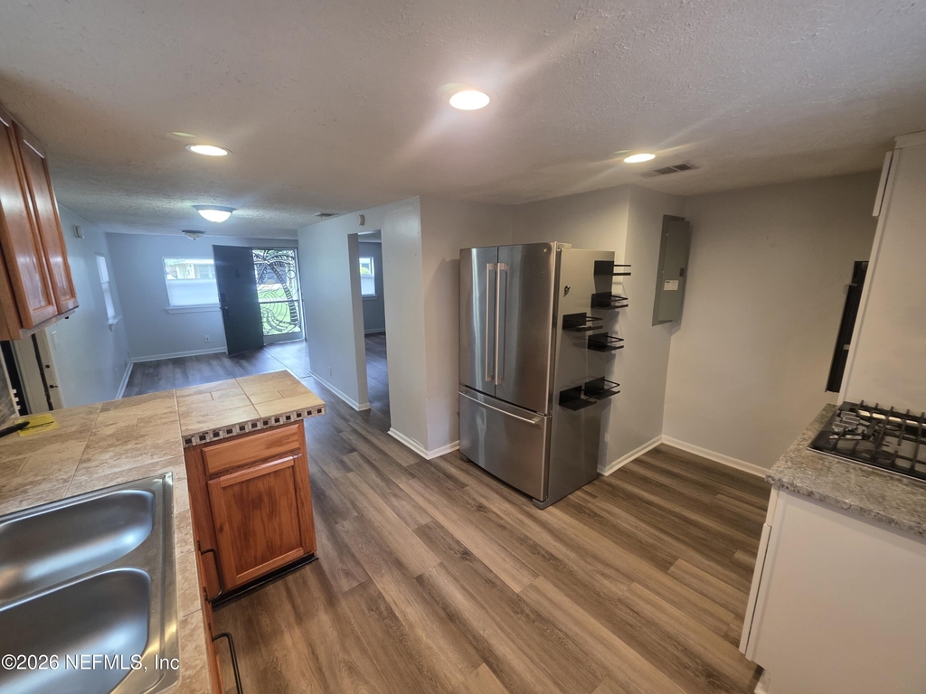 70 Robert Street - Photo 2