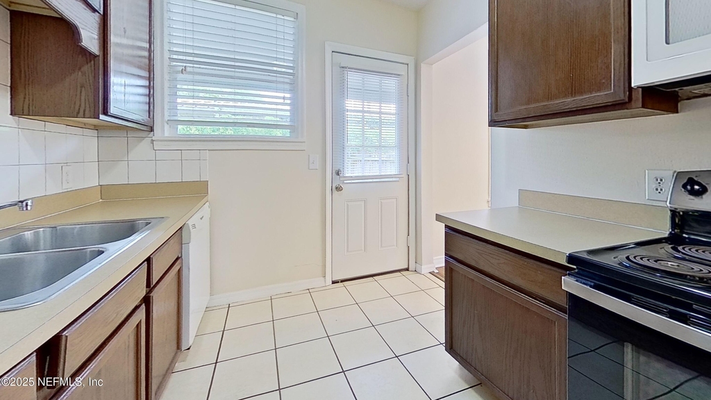 4654 Post Street - Photo 9