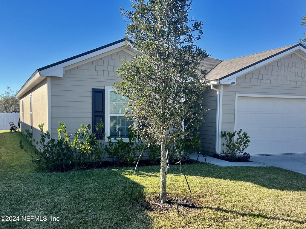 2518 Beachview Drive - Photo 1