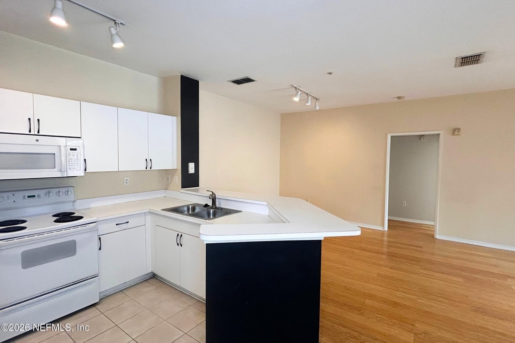610 Fairway Drive - Photo 21