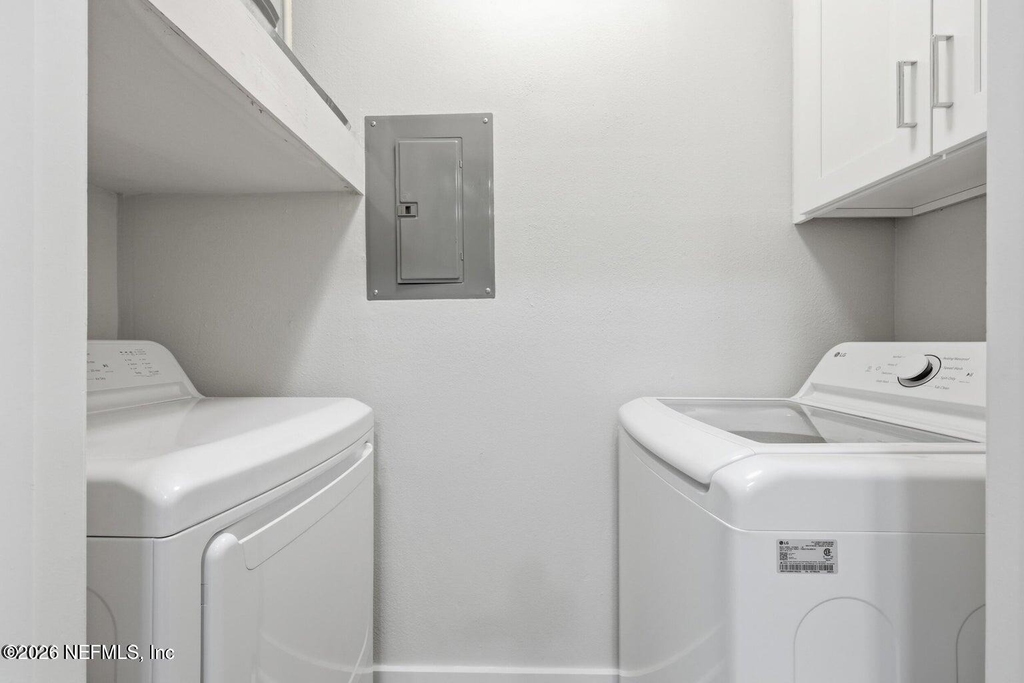211 Colima Court - Photo 16