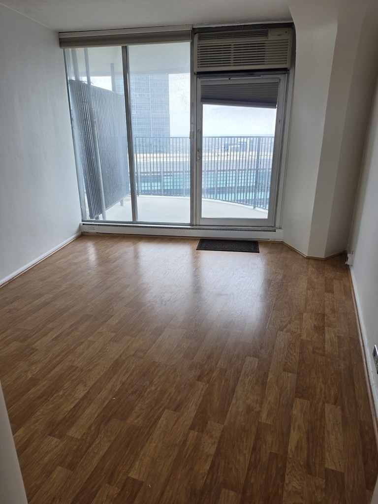 300 N State Street - Photo 4