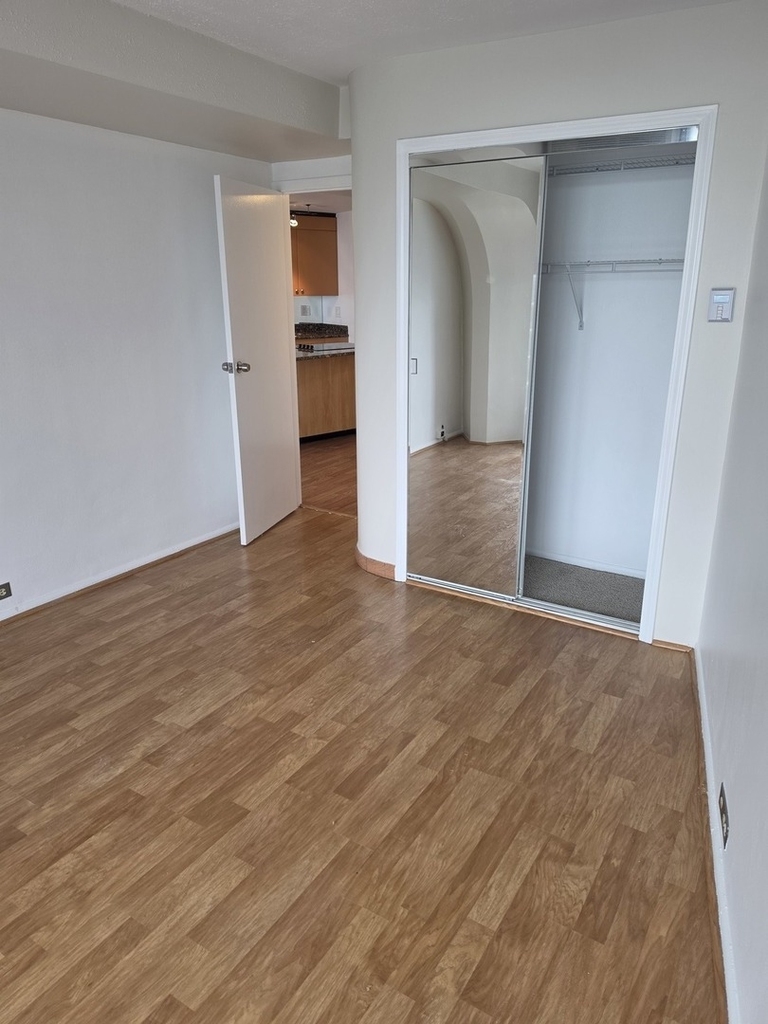 300 N State Street - Photo 5