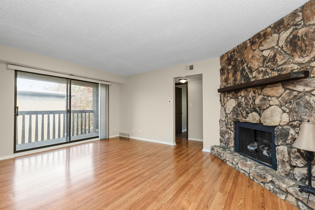 13616 Lamon Avenue - Photo 3