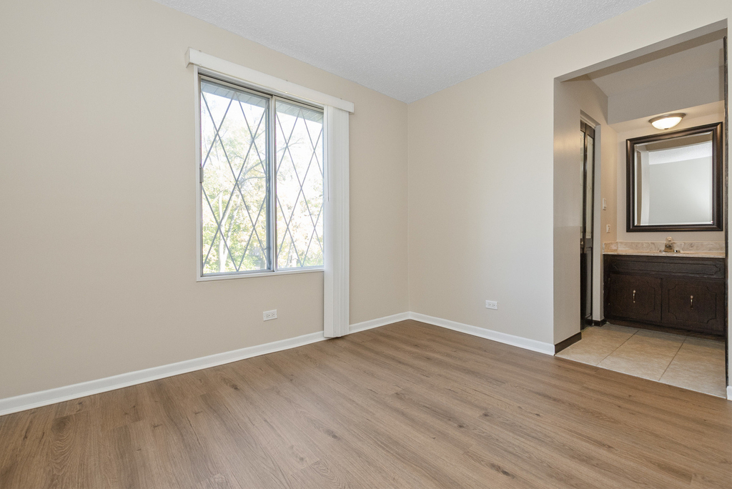 13616 Lamon Avenue - Photo 16