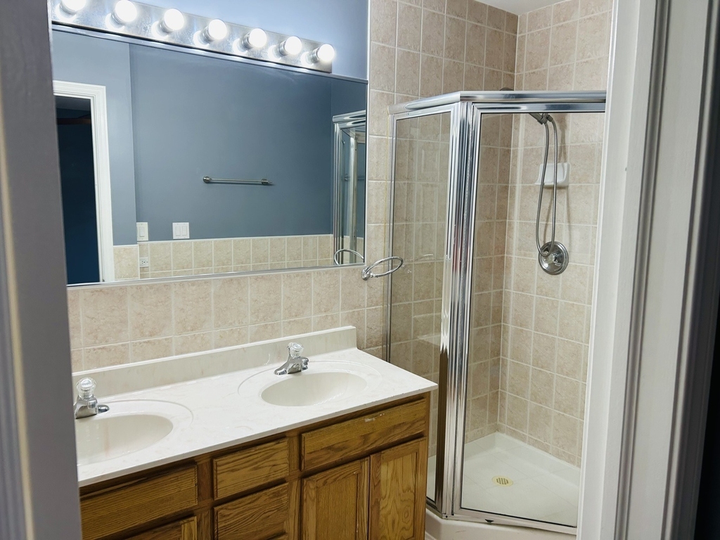 1918 S Louie Parkway - Photo 12
