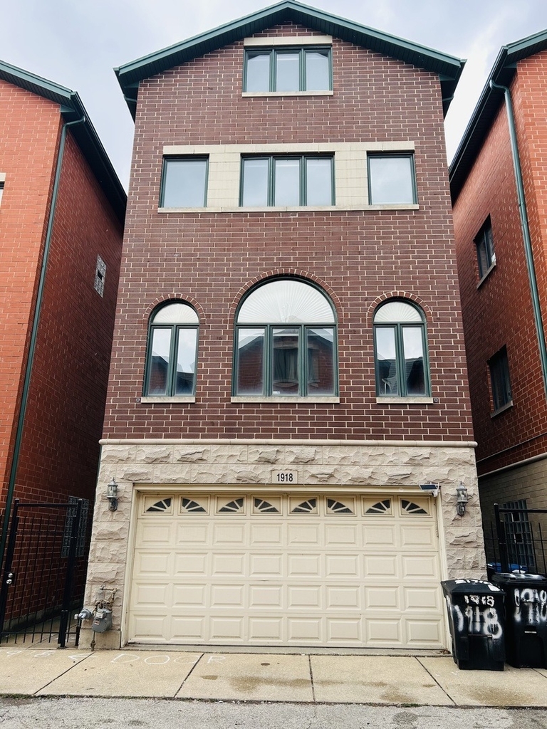 1918 S Louie Parkway - Photo 0