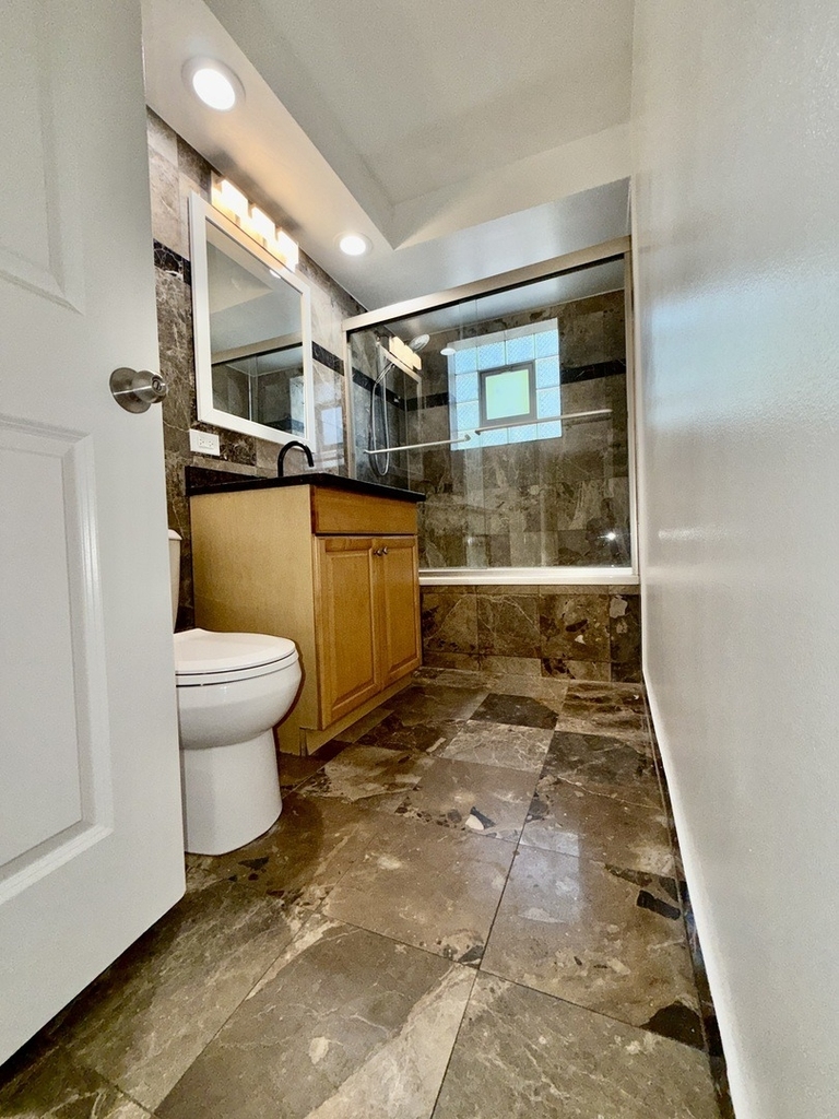 600 S York Street - Photo 7