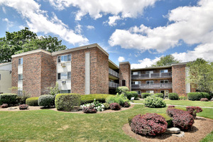 600 S York Street - Photo 0