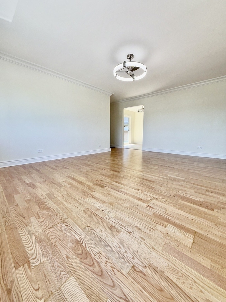 600 S York Street - Photo 1