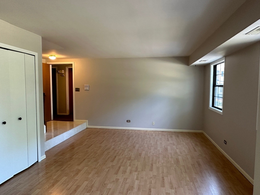 1486 W Jefferson Avenue - Photo 2