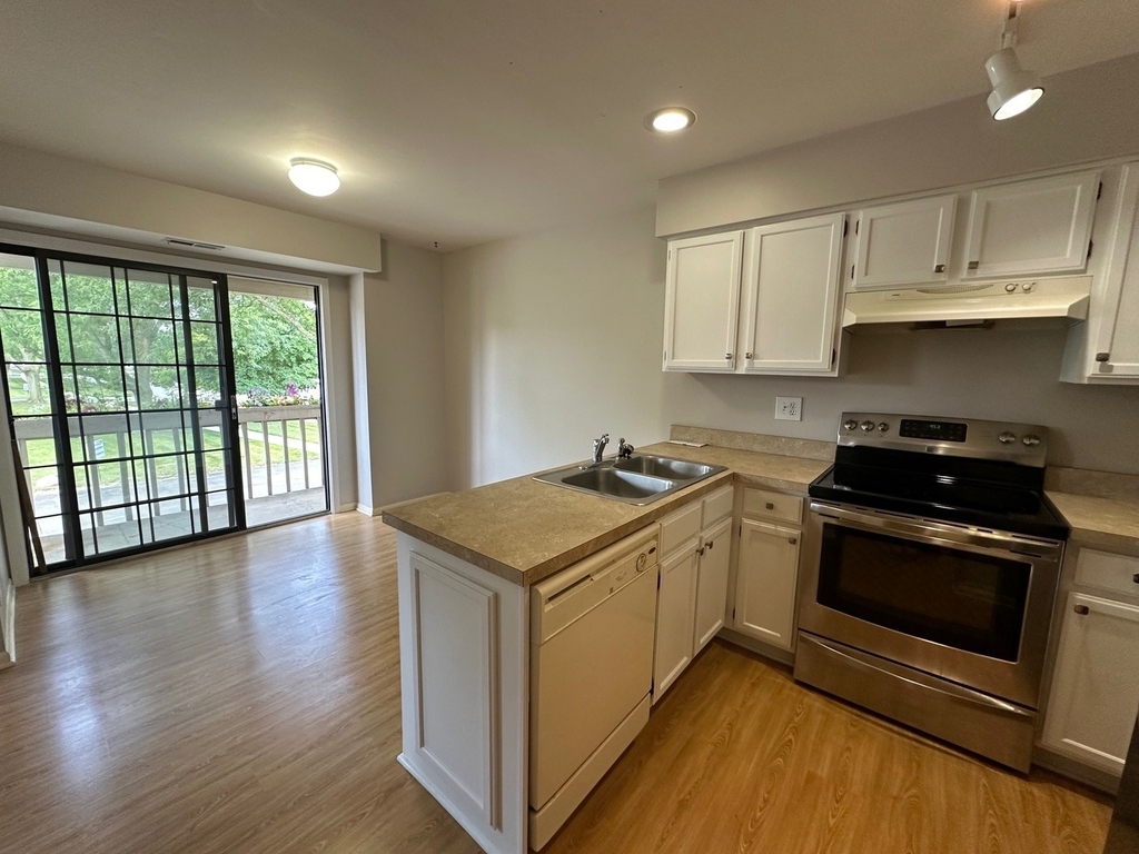 1486 W Jefferson Avenue - Photo 6