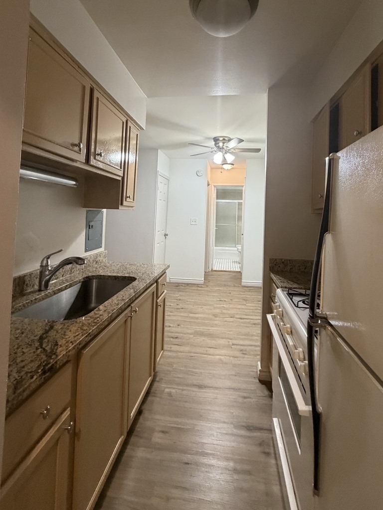 5730 N Sheridan Road - Photo 3