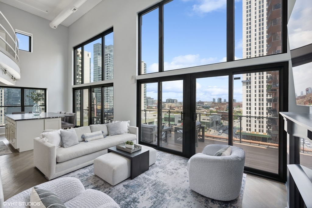 616 W Fulton Street - Photo 1