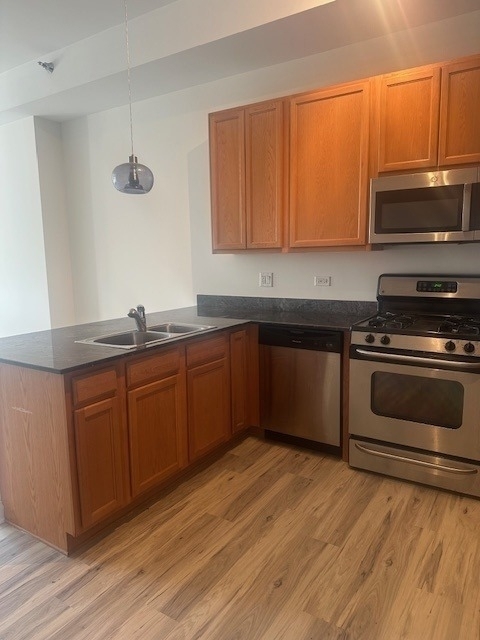 8 W Monroe Street - Photo 4