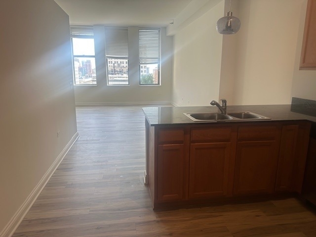 8 W Monroe Street - Photo 3
