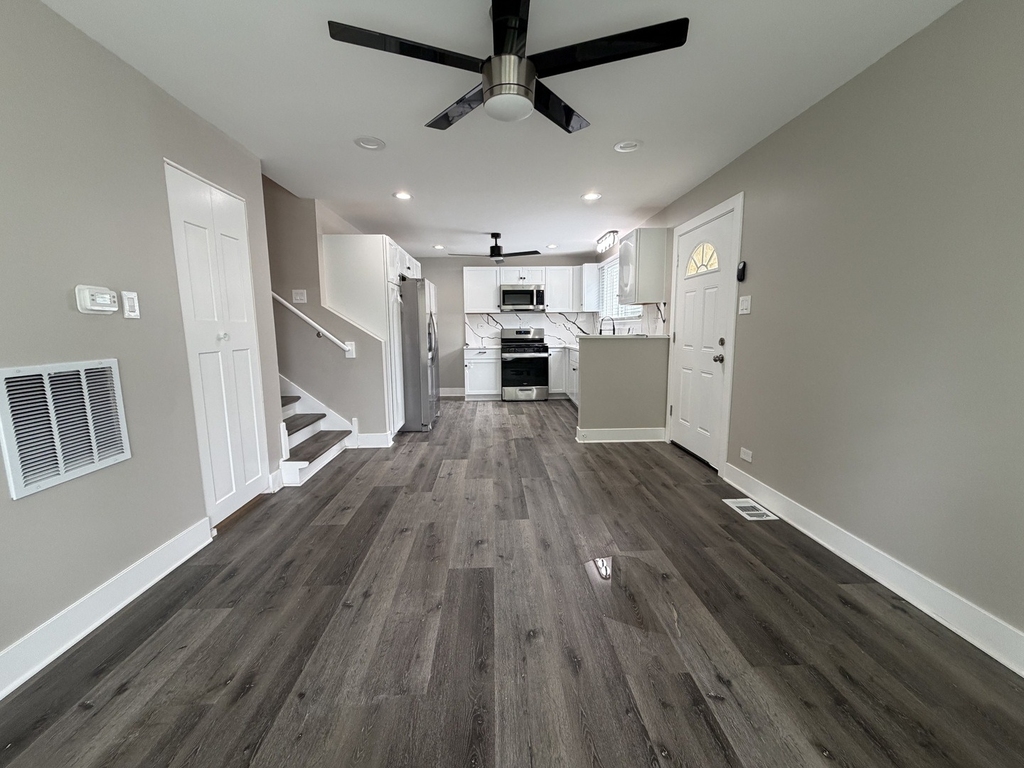 527 W 16th Place - Photo 3