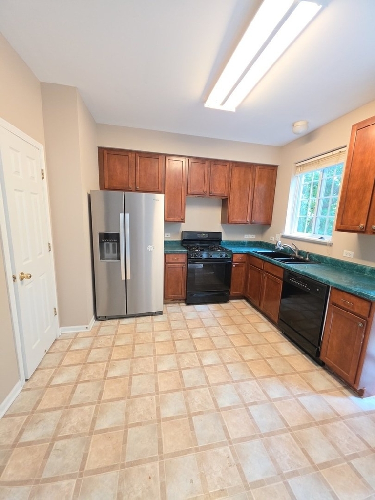 369 Evergreen Circle - Photo 2