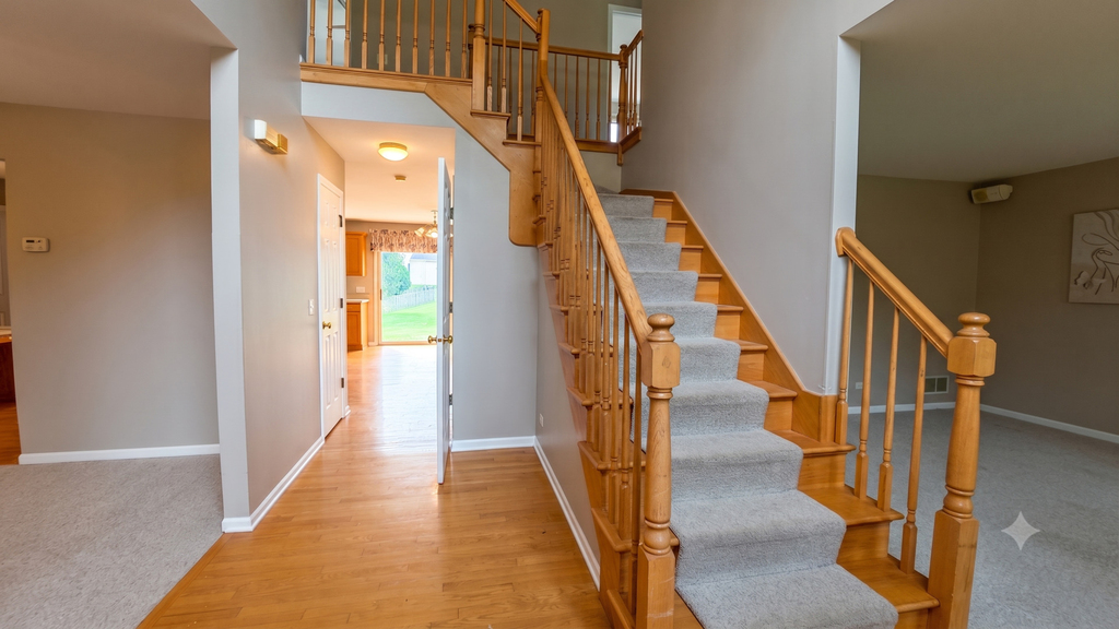 1925 Danube Way - Photo 2