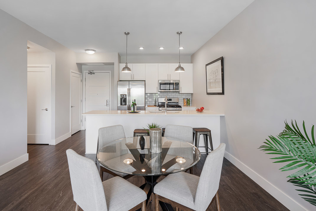 101 W Liberty Street - Photo 3