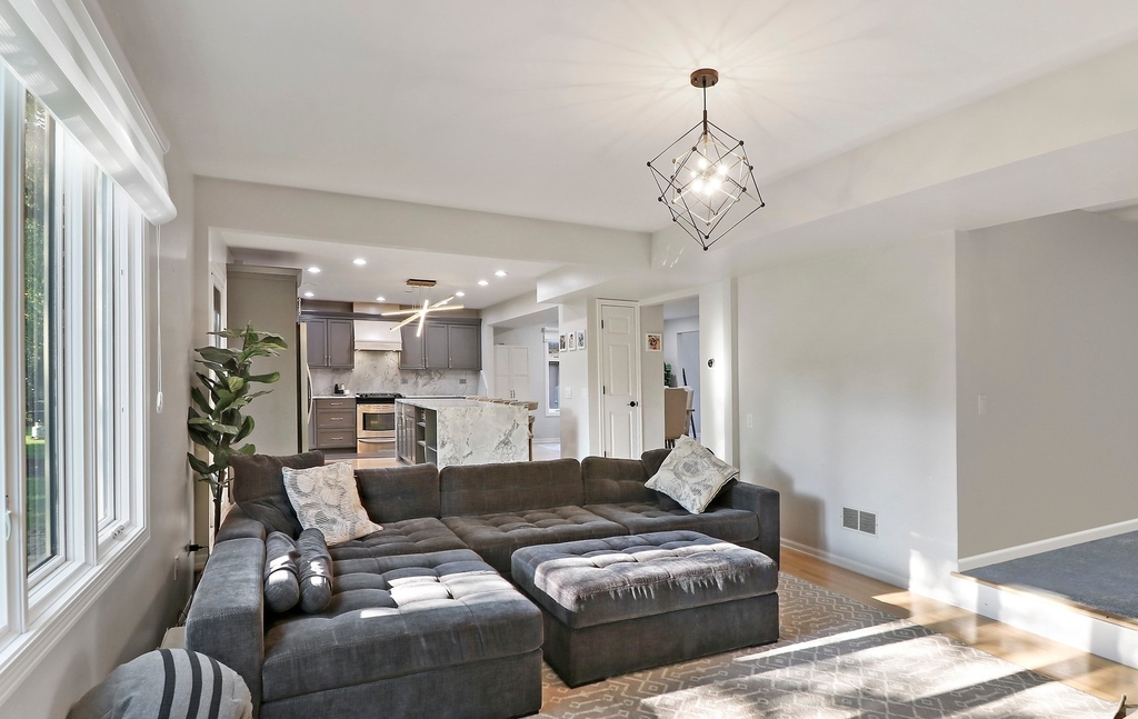 196 Rosedale Court - Photo 11