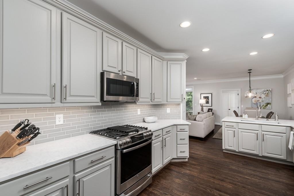 2537 Oglethorpe Circle Ne - Photo 11