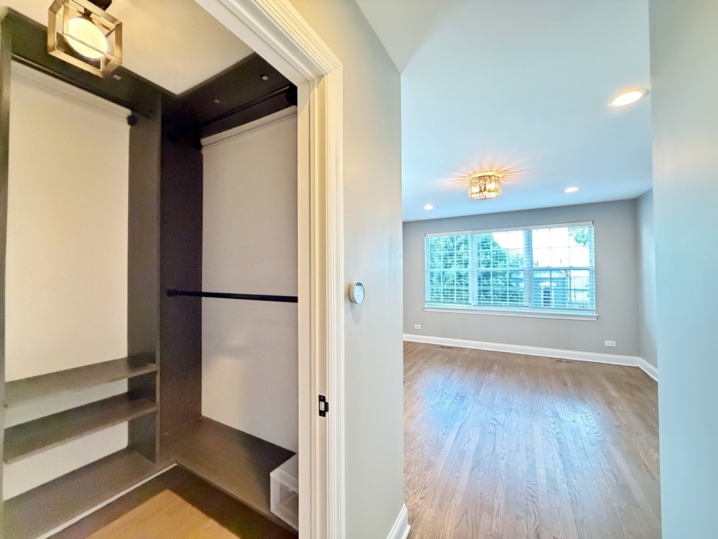2427 W Grenshaw Street - Photo 9
