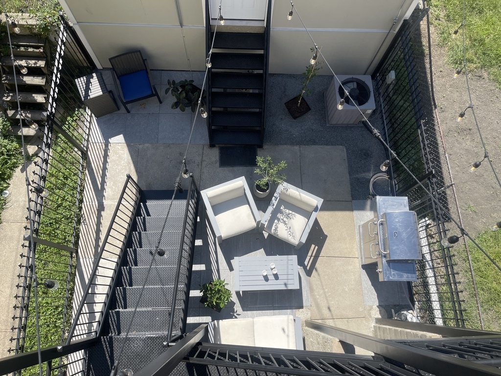 2427 W Grenshaw Street - Photo 33